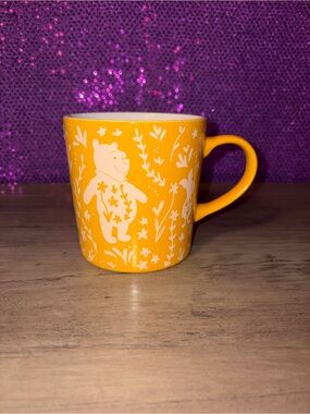 Disney Winnie the Pooh Yellow Floral Mug Zak! Ceramic Coffee Tea Cup